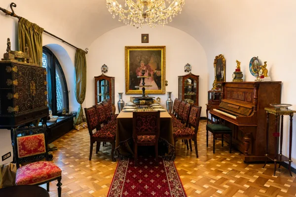 Detaliu de artă și arhitectură din Vila Tătărescu (6)
